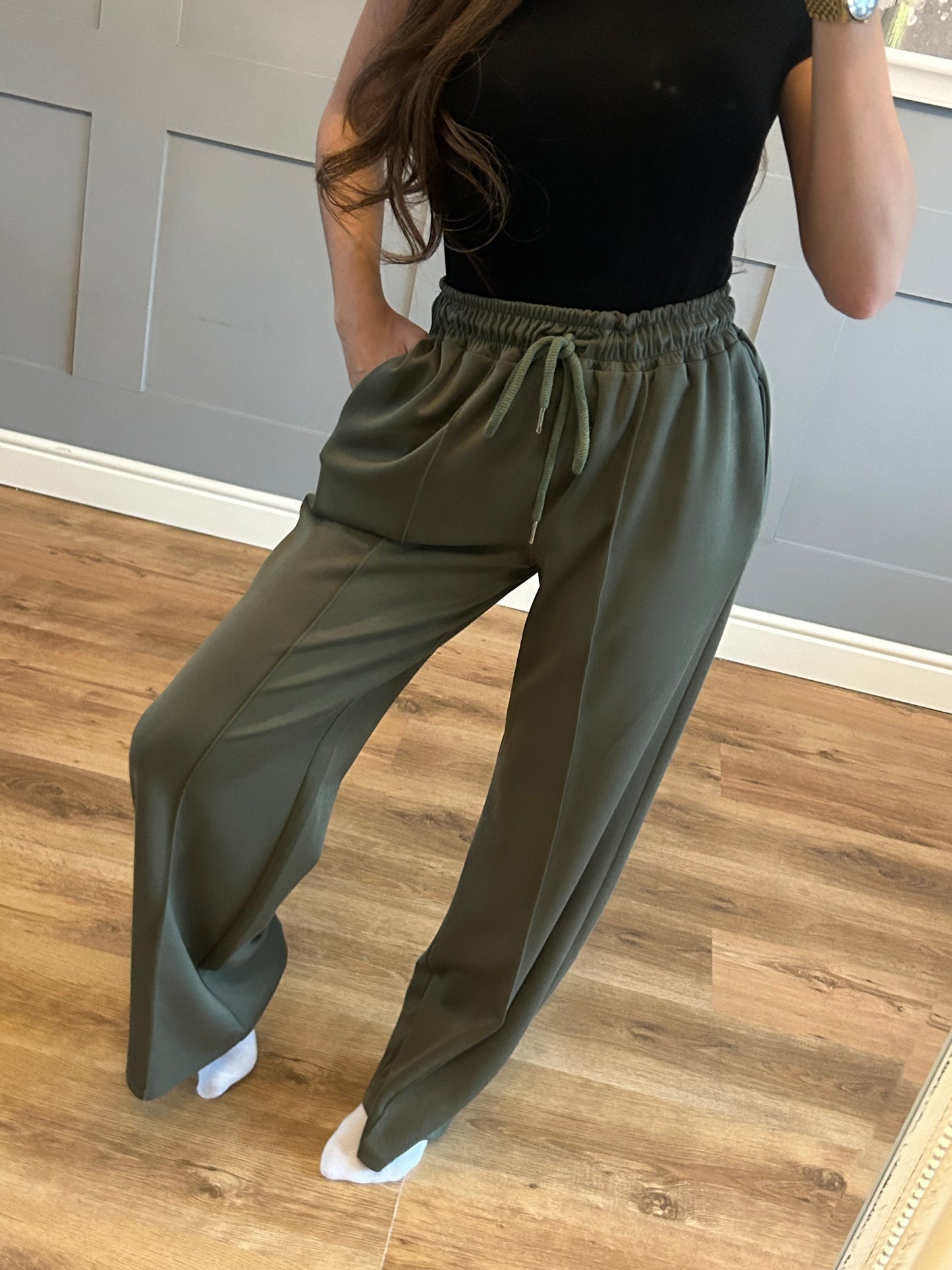 Wide leg trousers