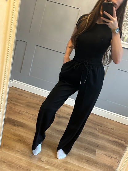 Wide leg trousers