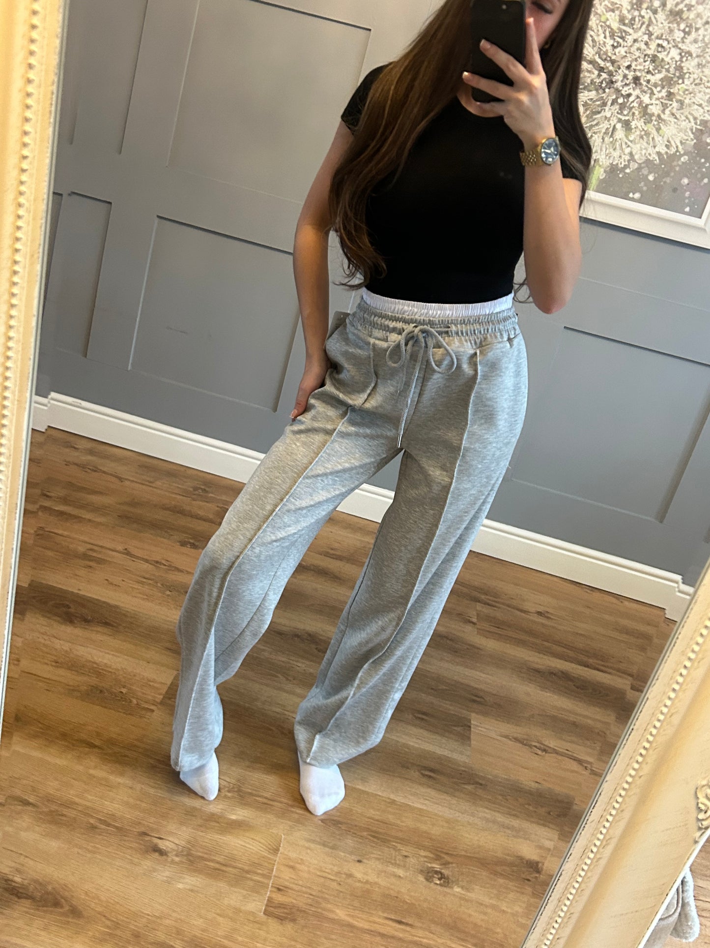 White waistband lined trousers